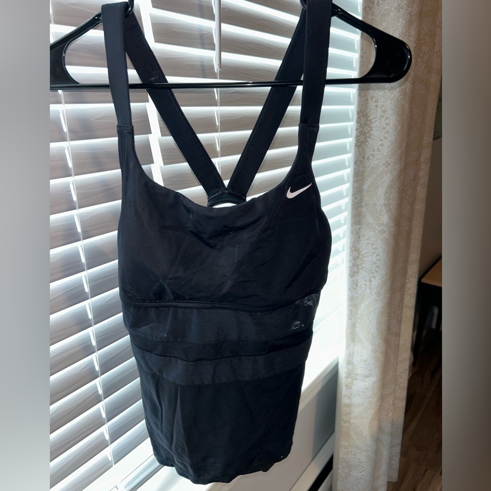 Nike women’s swimsuit top